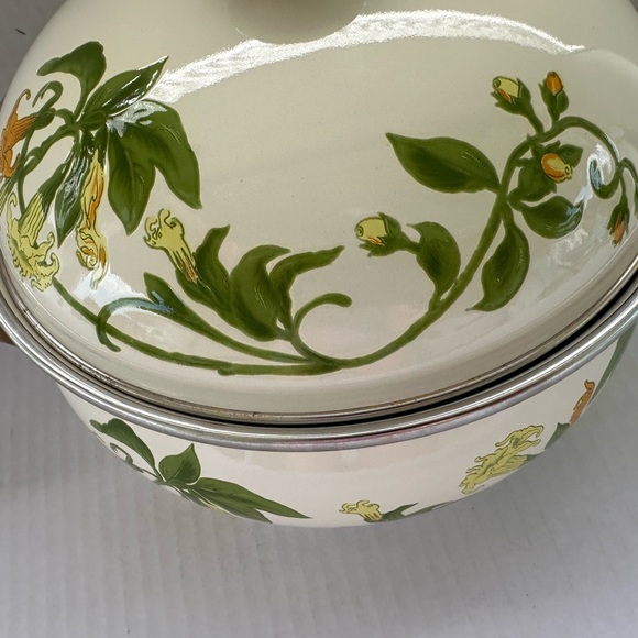 Floral Enamel Saucepan with Brass Handle - Picture 6 of 15